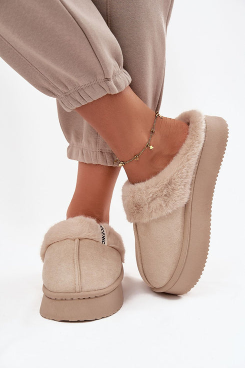 Slippers model 220537 Step in style